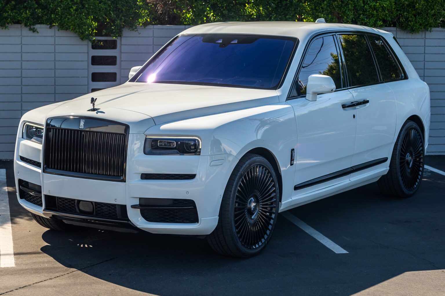 Used-2020-Rolls-Royce-Cullinan-1694387692-1536x1024