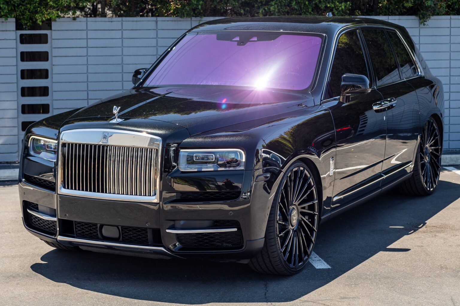 Used-2023-Rolls-Royce-Cullinan-1718393716-1536x1024